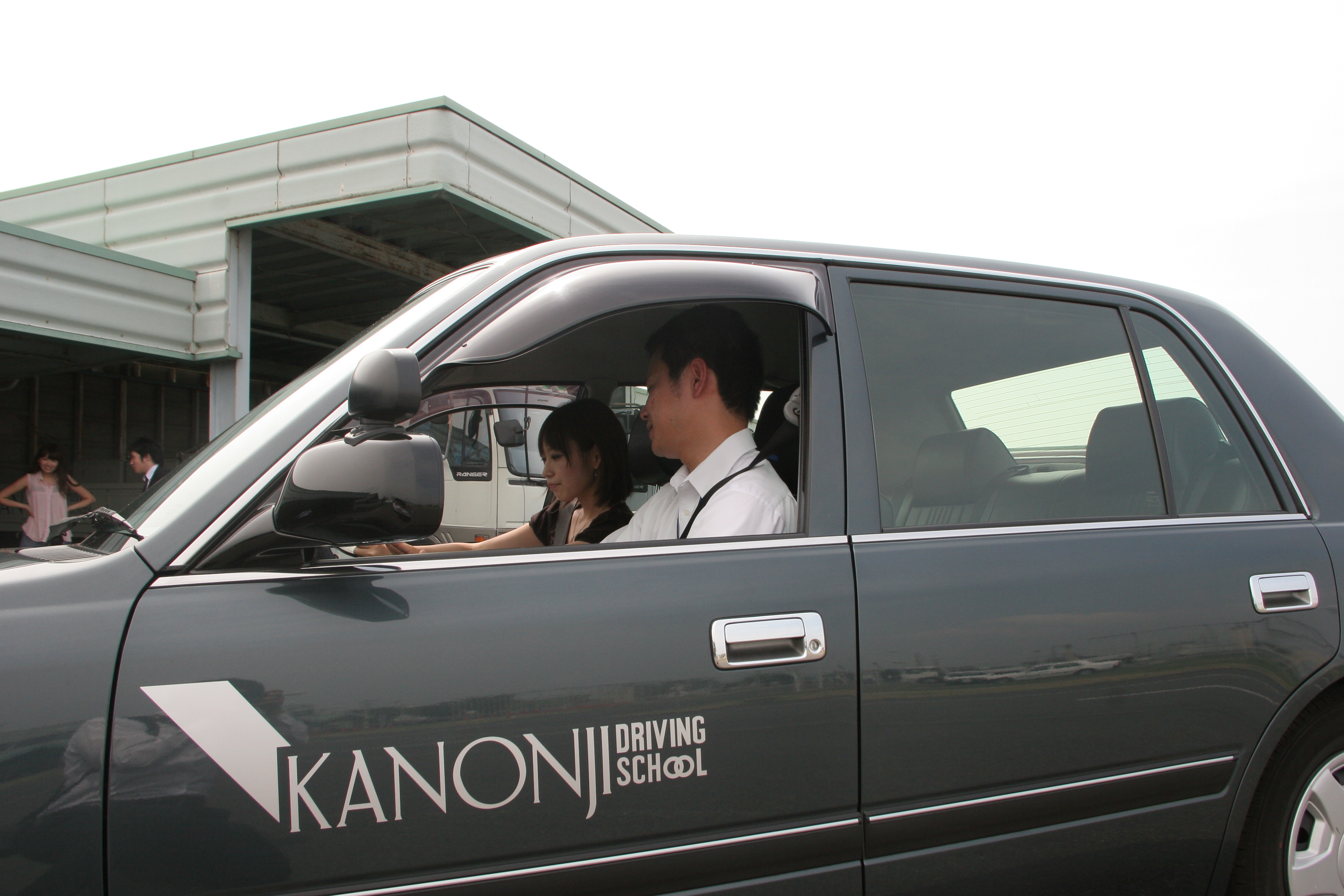 観音寺自動車学校の安心、格安、丁寧な予約はHappy運転免許